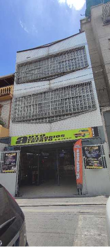 Venta De Local Comercial 450m2. En Catia.399000.