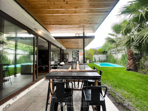 Casa En Arriendo De 5 Dorm. En Colina