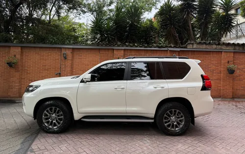 Toyota Vx 4.0 (2023)