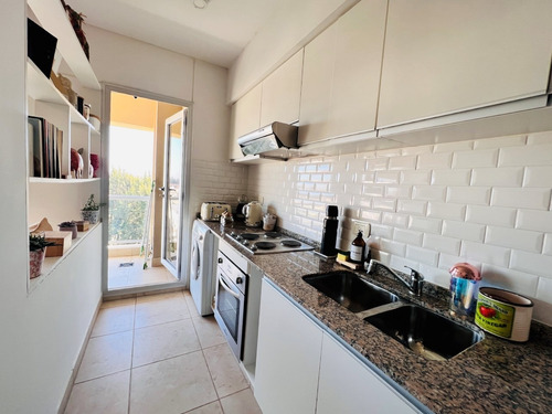 Imagen 10 de 23 de Hermoso Departamento En Venta, 2 Ambientes, Balcón Con Parrilla, Súper Luminoso Y Vista A Portezuelo!