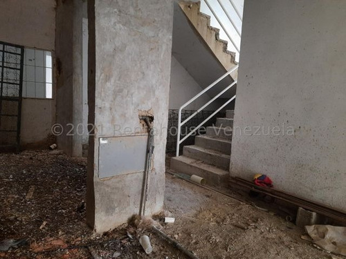 Imagen 11 de 17 de Edificio En Obra Gris En Venta, Zona Centro San Juan De Los Morros. 22-10657