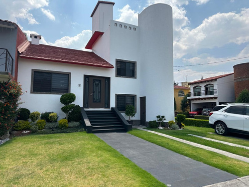 Casa En Venta En Metepec, Amplió Jardín, Fraccionamiento Con Vigilancia 24 Hrs A 45 Min De Sta Fe.