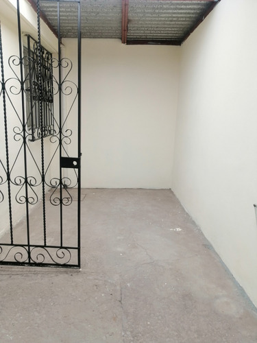 Imagen 11 de 18 de Se Vende Casa En Av Parque Urbano San Antonio El Desmonte