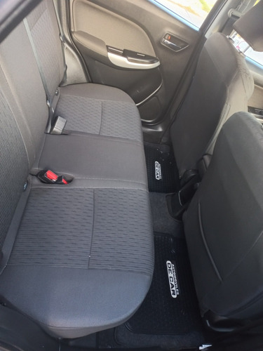 Imagen 5 de 10 de Suzuki Baleno Glx