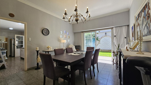 Venta - Chalet De Cinco Ambientes En Dos Plantas - Alberti 969 - Lomas De Stella Maris
