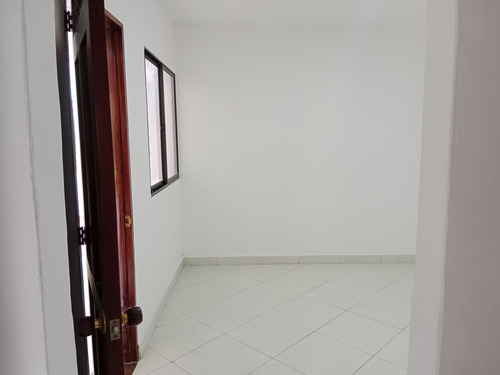 Casa En Arriendo Ubicada En Envigado Sector La Magnolia (24074).