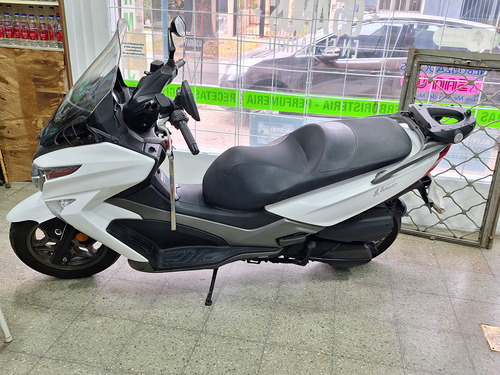 Kymco X-town 250i. Impecable. Incluye Baúl Trasero Y 3 Casco