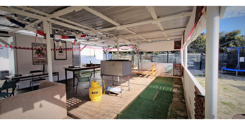 Sitio Con Instalaciones Y Patente Para Restaurant, En La Cru