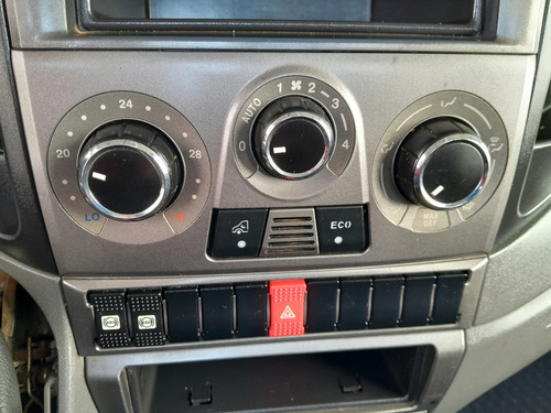 Iveco Daily 35s14 2018 Com Ar Condicionado Carroceria