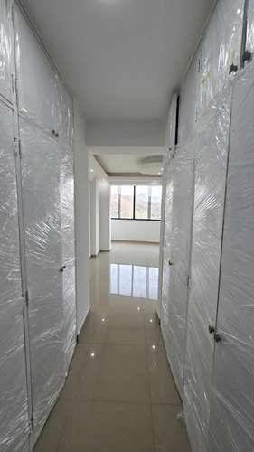 Apartamento En Venta Res, Roraima El Parral (195ms) 283075