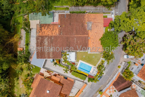 Se Ofrece En Venta Espectacular Y Hermosa Casa Quinta Ubicada En Los Geranios En El Hatillo