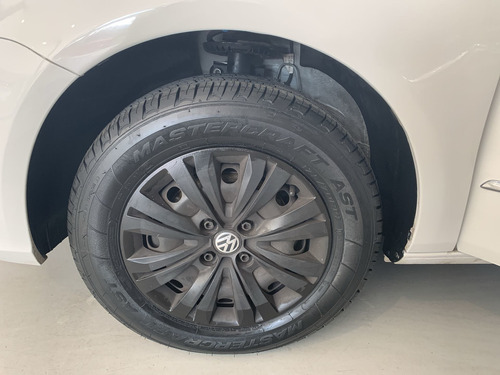 Imagen 14 de 15 de Volkswagen Gol 2018 1.6 Trendline Mt 5 P