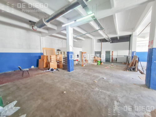 Edificio Industrial Con Gas Industrial De 7500 M2 En 3 Plantas - Bella Vista