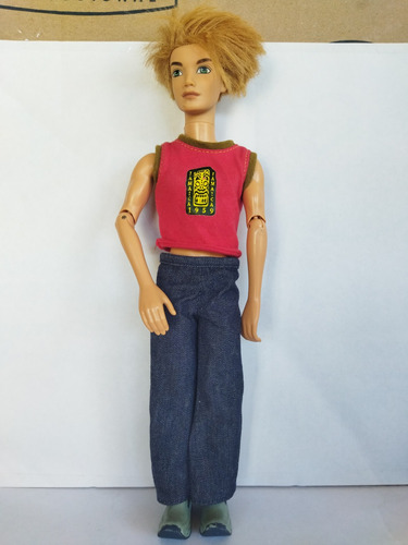 Barbie My Scene Boys Rubio Cabello Playera Roja Tiki Jeans 