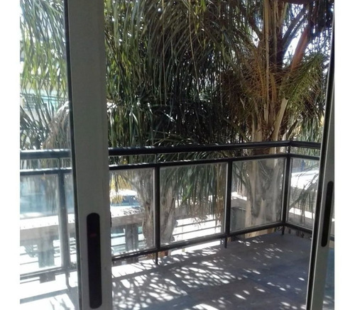 Imagen 3 de 10 de Depto 2 Amb Al Frente 50 M2 - ¡ Amplio Balcon ! - San Justo Centro