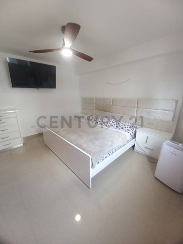 Apartamento En Alquiler Resd Alpes Urb Las Salias San Antonio