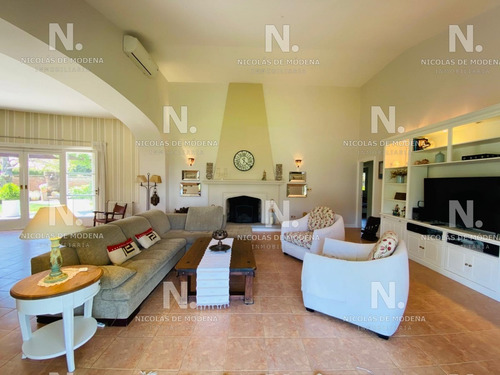 Muy Linda Casa Toda Reciclada - Ref: 3174