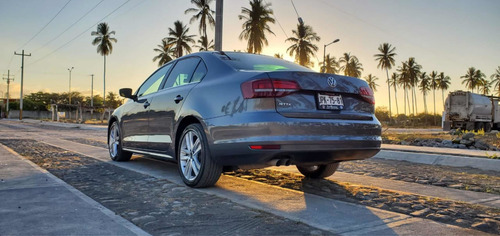 Volkswagen Jetta 2.5 Sportline Tiptronic At 2018