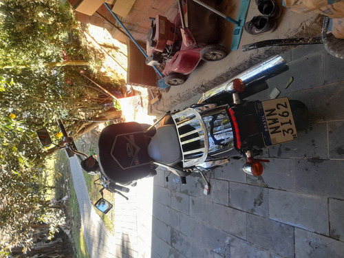 Imagem 1 de 6 de Suzuki Boulevard 800