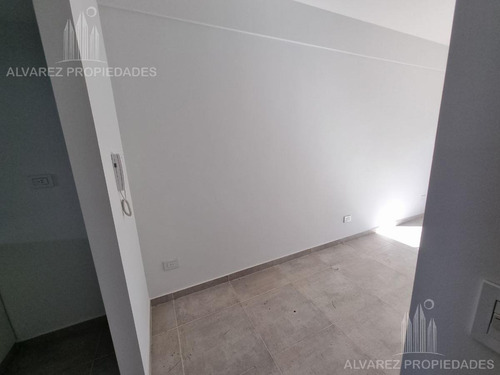 Imagen 11 de 22 de Departamento 2 Ambientes Venta Castelar Patio