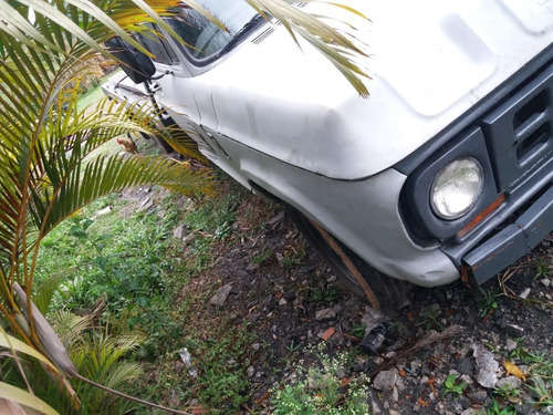 Imagem 3 de 8 de D10 Guincho