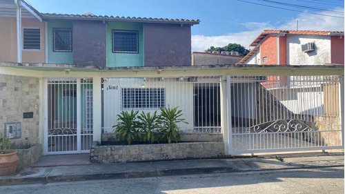 Casa En Venta Naguanagua Urbanización Paramacay Ds-7191262