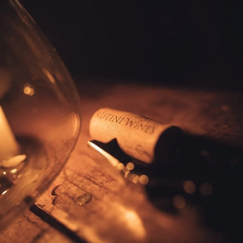 Imagen 2 de 10 de Vino Rutini Malbec X 6 + Johnnie Walker Black 1l. --
