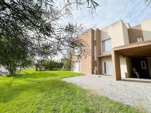 Imagen 3 de 30 de Casa En Venta Bº Norte A Laguna C/pileta