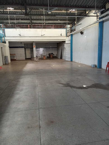 Imagem 3 de 12 de Vendo Alugo Predio Comercial 800 Mts Sobrado Nos Fundos Contendo3 Quartos2 Salas1 Banheiro 1 Cozinha
