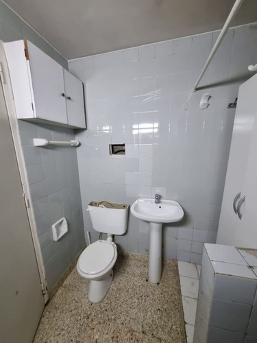 Imagen 7 de 17 de Oficina En Alquiler En Neuquén