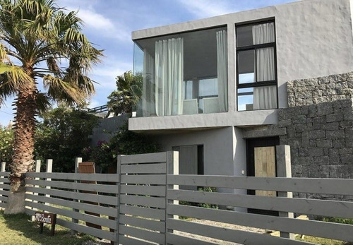 Casa En Venta De 3 Dormitorios En Jose Ignacio