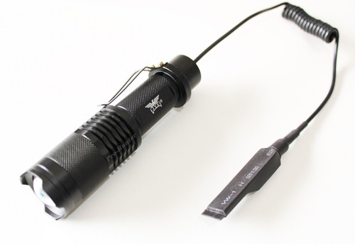 Lanterna Tática Led Airsoft M4 + Mount Trilho 20mm C/ Zoom