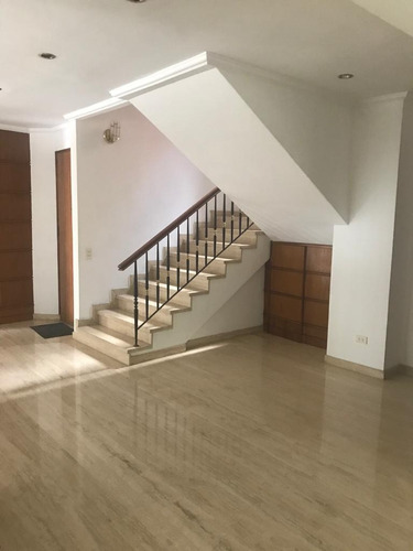 Imagen 6 de 24 de Venta De Apartamento Duplex En Los Naranjos De Las Mercedes