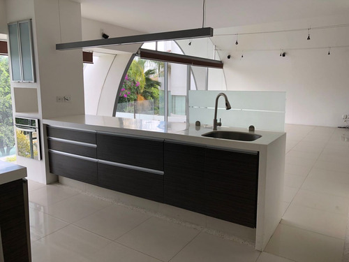 Residencia En Venta En Cumbres Del Lago, Juriquilla. Lago Saquila