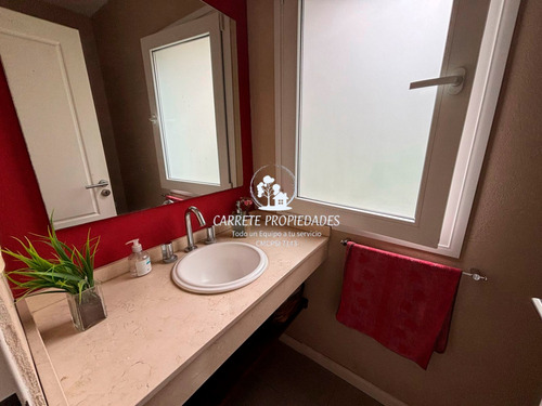 Casa En Venta Los Jazmines De 3 Dormitorios Y Dependencia. Pilar Del Este.