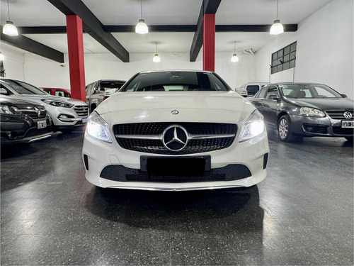 Mercedes-Benz Clase A 1.6 A200 Urban 156cv
