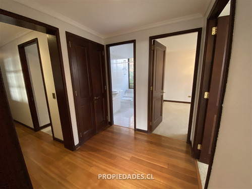 Departamento En Arriendo De 4 Dorm. En Las Condes