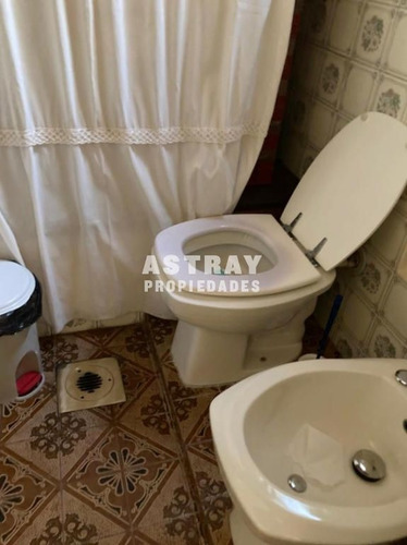 Imagen 11 de 15 de Apartamento En Alquiler De 6 Dormitorios En Centro (ref: Ast-2573)