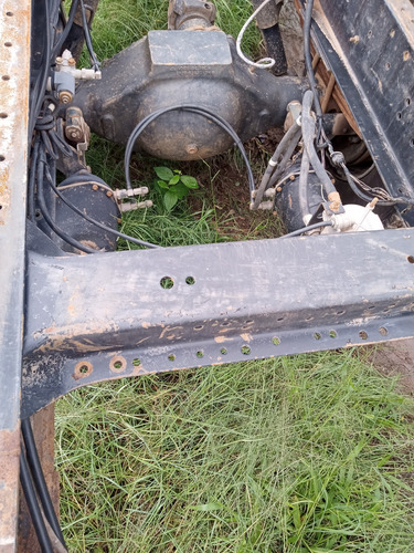 Tractor , Se Le Alargó El Chasis Para Carrocería, Tiene El P