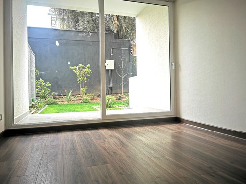 En Arriendo 3 Dormitorios Con 2 Baños Y 2 Estacionamientos.