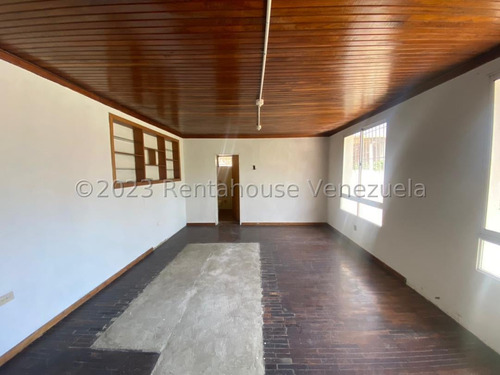 Excelente Casa Comercial En Alquiler Ubicada En Una De Las Principales Avenidas De La Ciudad Barquisimeto Jr
