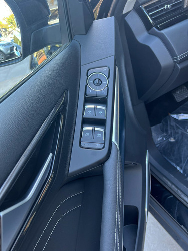 Imagen 9 de 19 de Ford Territory 0km 2023 Titanium At Abasto Motors