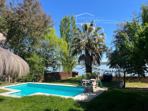 Linda Casa A Orilla De Lago