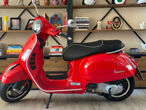 Vespa 300 Gts Super