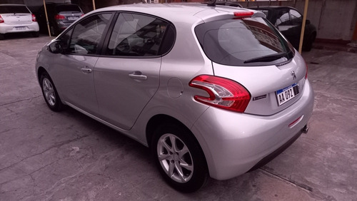 Imagen 4 de 15 de Peugeot 208 2016 1.5 Allure Touchscreen