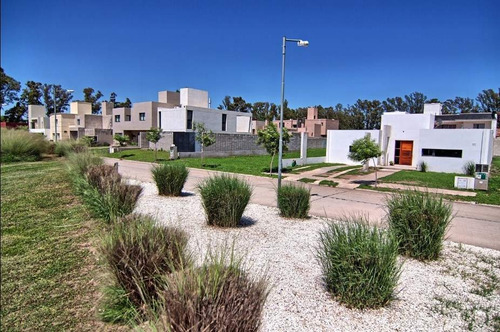 Imagen 4 de 6 de Lotes Apto Duplex - Claros Del Bosque Village