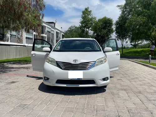 Toyota Sienna Xle Piel At