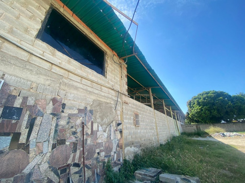 Imagen 5 de 13 de En Venta Galpon Con Amplio Terreno, Palo Negro