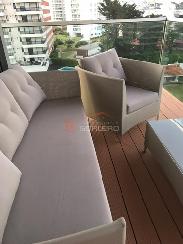 Apartamento De 2 Dormitorios En Alquiler Invernal En Punta Del Este, Playa Brava