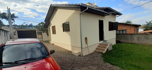 Imagem 2 de 10 de Casa No Bairro Ana Maria-criciuma Sc